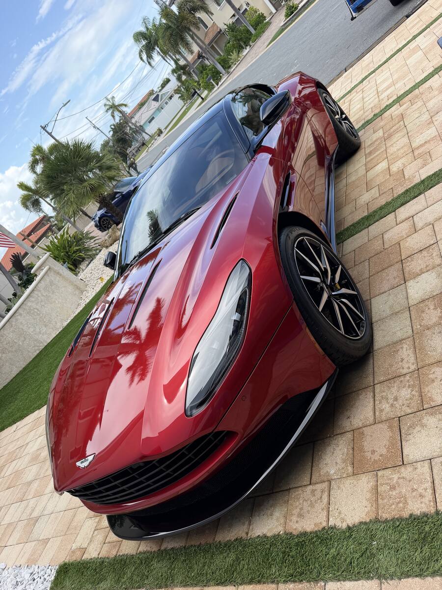 Detailed exterior, gloss finish