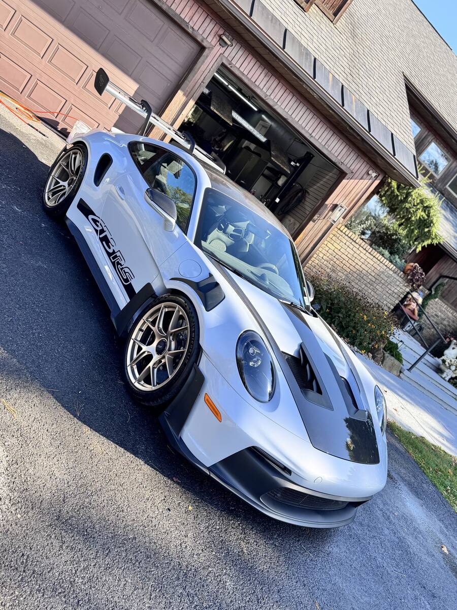 Detailed silver Porsche 911 GT3 RS